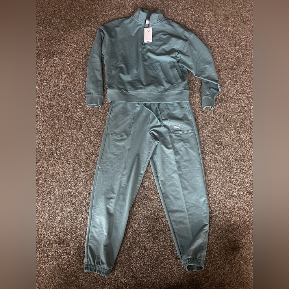 Puma Her collection pullover & Joggers